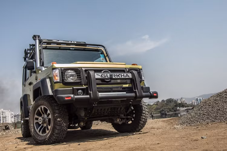 Điểm nổi bật nhất ở giá xe Force Gurkha là khá rẻ. Model đắt nhất có giá bán chỉ từ 17.745 USD(hơn 400 triệu đồng) tại thị trường Ấn Độ.