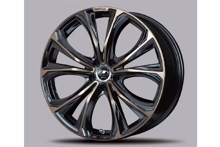 Impul X-Trail được trang bị bộ mâm xe Aura SX-50 kích thước 18 inch, được trang bị lốp Continental ContiMaxContact MC6 có kích thước 235/55.