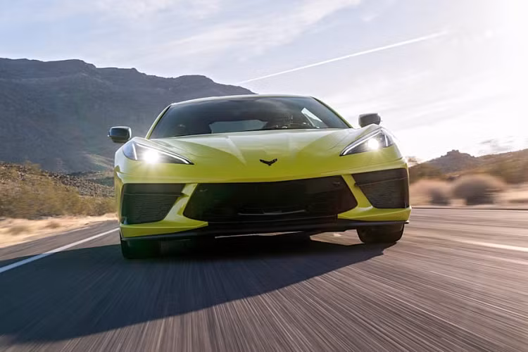 Nhưng tin mừng là cho đến năm sau, mức giá xe Chevrolet Corvette 2021 mới vẫn sẽ không thay đổi. Thông tin này được Tadge Juechter, kỹ sư trưởng của dự án Corvette tiết lộ.