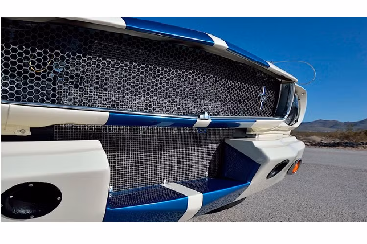 Mẫu xe này đổi chủ lần đầu vào tháng 3/1996 với giá 4.000 USD. 14 năm sau, xe xuất hiện tại bảo tàng Shelby Mỹ.