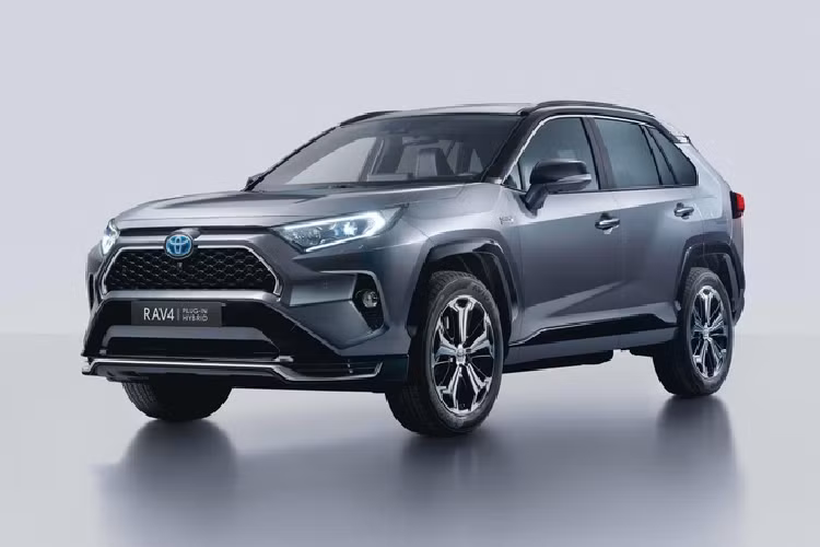 Là dòng xe hybrid cao cấp của Toyota châu Âu, Toyota RAV4 Plug-in Hybrid 2020 mới kết hợp sức mạnh và hiệu quả trong một thiết kế được đánh giá cao.