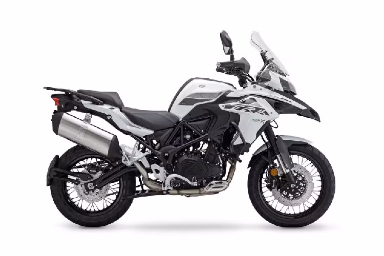 Đáng tiếc là Benelli chưa tiết lộ thông tin về hiệu năng vận hành của xe, nhưng phiên bản cũ của TRK 502 sở hữu công suất 47 mã lực và mômen xoắn cực đại 46 Nm.