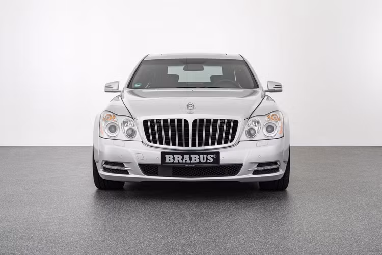 Tuy thương hiệu Maybach đã bị "khai tử" nhưng những chiếc 57S hay 62S vẫn liên tục thu hút sự chú ý khi xuất hiện trên thị trường ô tô cũ. Chiếc Maybach 57S đời cũ trong bài viết này là một ví dụ điển hình.