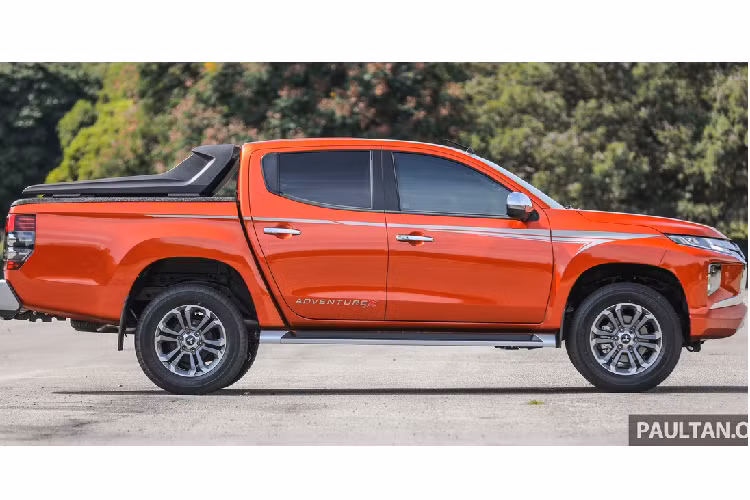 Xe sẽ có 3 màu ngoại thất gồm cam, đen và trắng. Giá xe Mitsubishi Triton dventure X 2021 từ 33.700 USD (tương đương khoảng 776 triệu đồng). Hiện tại, Mitsubishi Triton đang được phân phối với 5 phiên bản tại Việt Nam, đi kèm mức giá 600-865 triệu đồng.