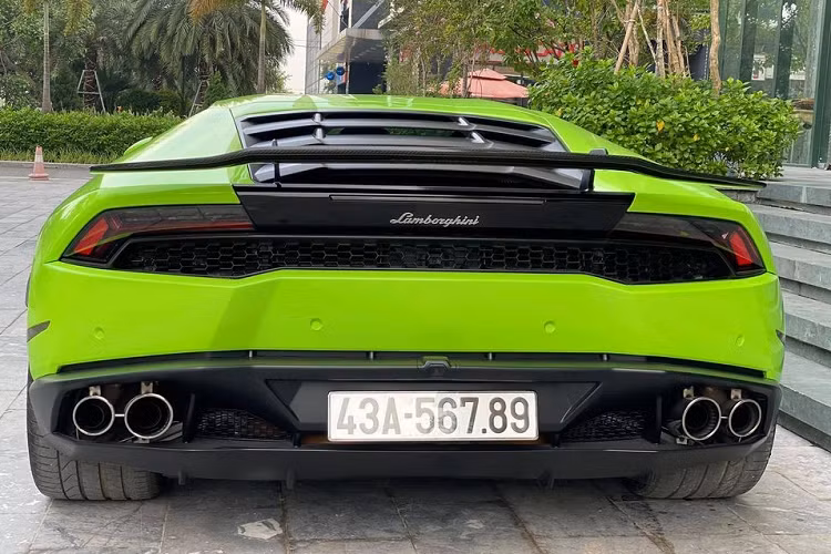 Vẻ đẹp của siêu xe Lamborghini Huracan LP610-4 biển "san bằng tất cả" sau khi thay áo sang màu xanh lá cây. Ảnh: Tấn Bạo