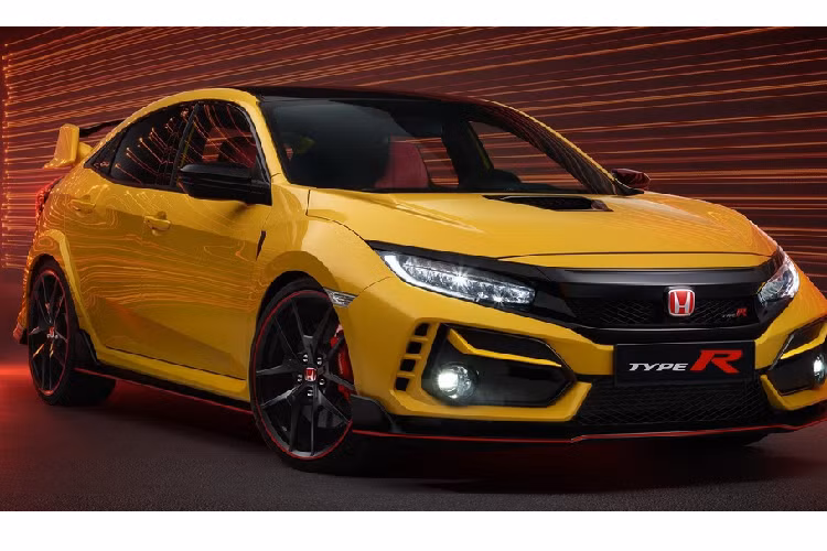 Tương tự Honda Civic Type R 2021 tiêu chuẩn, bản giới hạn cũng trang bị gói công nghệ trợ lái Honda Sensing gồm những hệ thống an toàn như cảnh báo va chạm trước, cảnh báo chệch làn, hỗ trợ giữ làn và kiểm soát hành trình thích ứng.