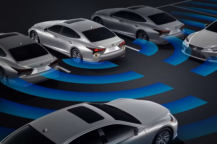 Lexus cho biết hệ thống Lexus Teammate sẽ trở nên tốt hơn theo thời gian vì nó hỗ trợ cập nhật phần mềm online, vì vậy nó sẽ dễ dàng có được các chức năng mới từ Lexus.