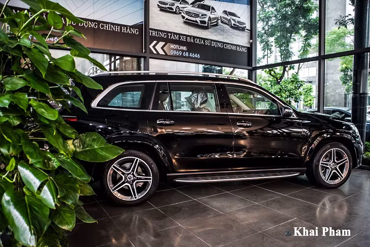Mẫu xe SUV hạng sang Mercedes-Benz GLS 450 4Matic 2020 sở hữu diện mạo thể thao với gói ngoại thất AMG Line giống nhiều dòng xe khác của thương hiệu này như GLC 300 hay GLE 450.