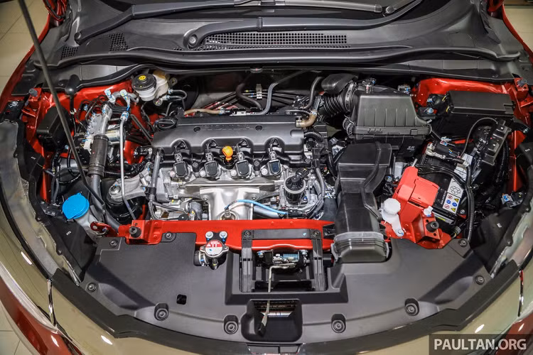 Honda HR-V RS vẫn trang bị động cơ xăng I4 i-VTEC 1.8L cho công suất tối đa 141 mã lực, mô-men xoắn cực đại 172 Nm, đi kèm hộp số vô cấp CVT và hệ dẫn động cầu trước.