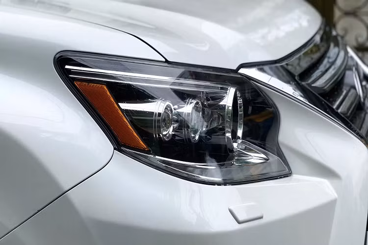 Chiếc SUV nhà Lexus cân bằng được nhiều yếu tố như thương hiệu, kích thước rộng rãi, an toàn và tính thanh khoảng cao và hơn hết là độ an toàn của một chiếc xe hạng sang.