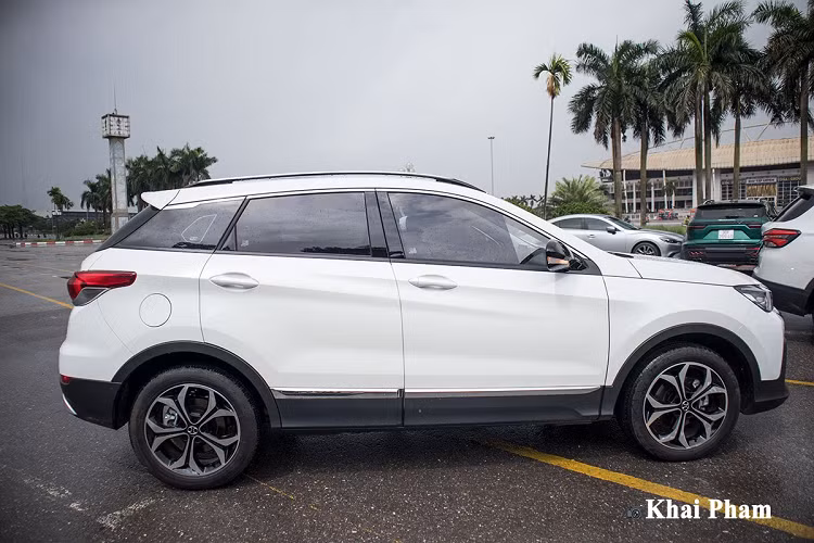 Baic X55 2020 vận hành nhờ khối động cơ 1.5L Turbo cho công suất 150 mã lực, mô-men xoắn cực đại 210 Nm kết hợp hộp số tự động vô cấp CVT. Động cơ trên X55 có công suất khá thấp, bởi nhìn sang đối thủ Honda CR-V, cũng dùng máy tương tự nhưng xe tạo ra đến 188 mã lực. Giá xe Baic X55 2020 từ 528 triệu đồng, rẻ hơn nhiều so với Toyota Vios mà khách hàng có một chiếc xe gầm cao khá nhiều trang bị.