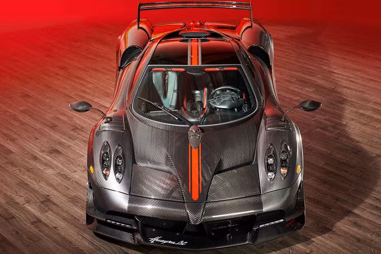 Pagani chỉ sản xuất giới hạn 20 chiếc Huayra BC trên toàn cầu. Tuy nhiên mỗi chiếc bán ra đều nhận được sư quan tâm rất lớn từ giới chuyên môn và người yêu xe bởi sự đắt đỏ và khan hiếm của chúng. Toàn bộ 20 chiếc siêu xe Pagani Huayra BC đều được sản xuất hoàn toàn thủ công cực kỳ tinh tế vì thế giá của chúng không hề dễ tiếp cận.