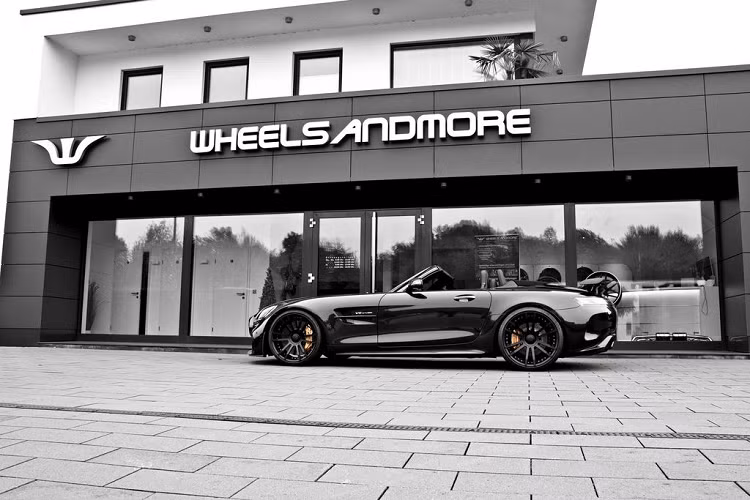 Tổng chi phí cho gói nâng cấp 1 cho Mercedes-AMG GT R Roadster này chỉ khoảng 2.251 Euro (tương đương 57,5 triệu đồng).