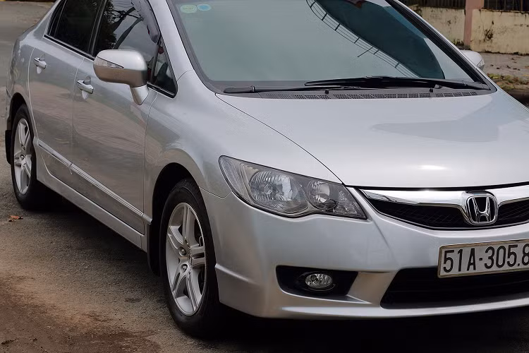 Đối với xe đi nhiều, người mua sẽ mất chi phí cho việc thay thế phụ tùng, thậm chí đại tu một số hạng mục như dàn gầm, phuộc, càng và hơn thế nữa. Tuy nhiên đừng quá lo lắng, khi Honda Civic thế hệ cũ là dòng xe bền bỉ, ít hỏng vặt và hiện tại linh phụ kiện cũng khá rẻ.