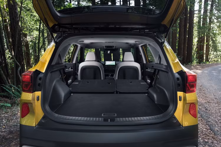 Trong khi ở Mỹ, mẫu SUV này có 2 phiên bản động cơ gồm hút khí tự nhiên 2.0L (149 mã lực và 179 Nm) và tăng áp T-GDI 1.6L (177 mã lực và 264 Nm).