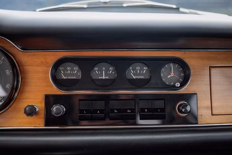 Chủ sở hữu đầu tiên của chiếc Ferrari 275 GTB 6C tuyệt đẹp này là Bá tước Vittorio Zanon di Valgiurata, cựu chủ tịch của Automotoclub Storico Italy và một nhà sưu tập xe hơi nổi tiếng.