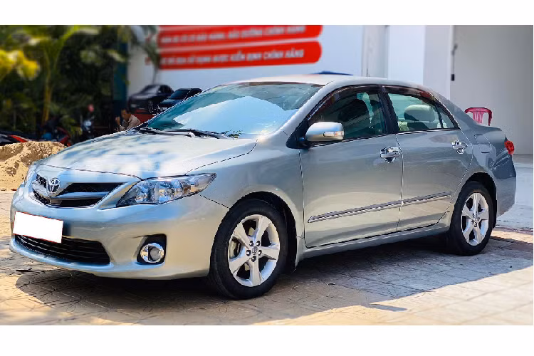 Chay gan 10 nam, Toyota Corolla Altis thet gia hon 500 trieu dong