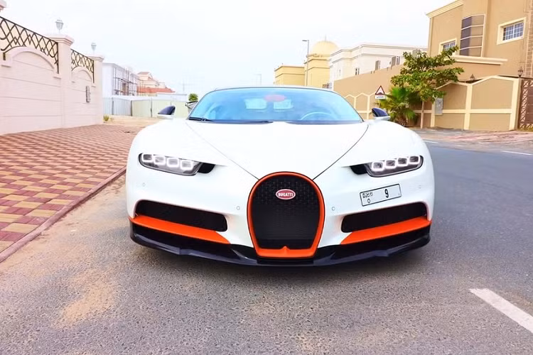“Dan choi” chi 16,2 ty dong mua bien so cho Bugatti Chiron Sport-Hinh-2