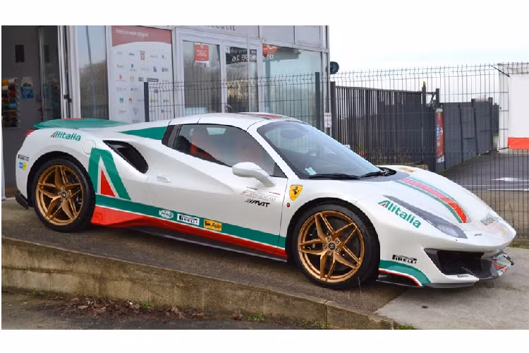 Chiếc Lancia Stratos nguyên bản được thiết kế và chế tạo nên bởi nhóm kỹ sư, dẫn đầu bởi Marcelo Gandini của thương hiệu Carrozerria Bertone. Chiếc xe được chế tạo với mục đích tạo nên một chiếc xe đua Rally có khả năng thống trị những giải đấu ở thời điểm bấy giờ.