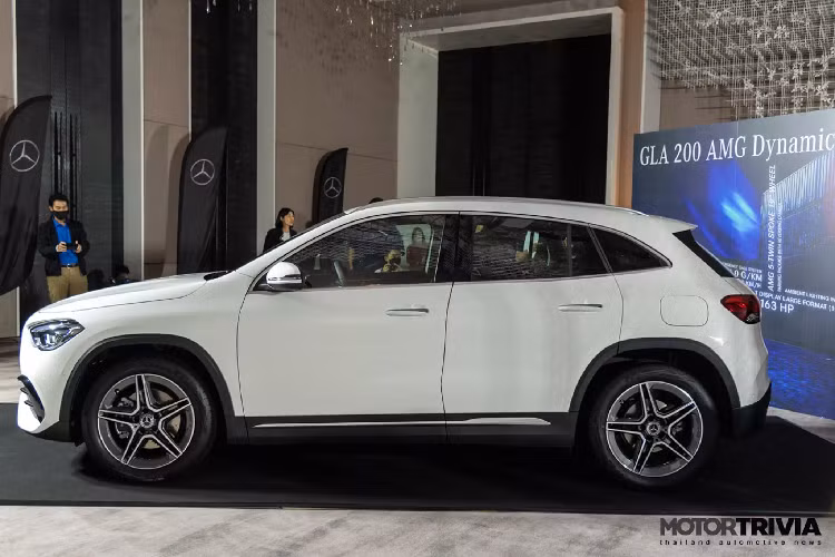 Dòng xe GLA và cả phân khúc CUV hạng sang cỡ nhỏ này tại Việt Nam chỉ đáp ứng cho một nhóm khách hàng nhỏ. Các hãng chỉ mang về để dải sản phẩm thêm phong phú và không đặt nặng vấn đề doanh số.