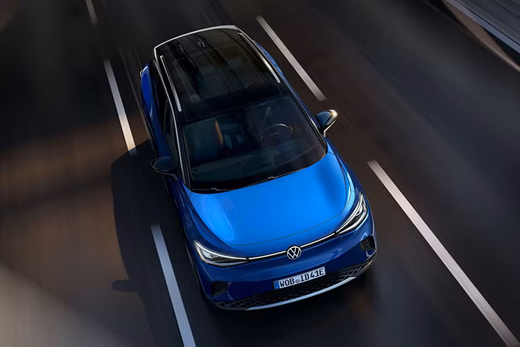 Xe sẽ sẽ được mở bán vào đầu năm sau tại thị trường thế giới, mức giá xe Volkswagen Golf R 2021 khởi điểm dự kiến từ 41.000 USD (tương đương khoảng 945 triệu đồng).