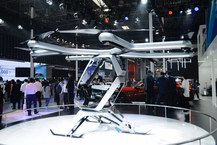Kiwigogo concept xe bay công nghệ cao mới được giới thiệu bởi Xpeng Motors. Nguyên nhân là bởi công ty khởi nghiệp xe điện được chống lưng bởi Alibaba và Xiaomi Corp mới đây đã hé lộ một concept xe bay tại Triển lãm Ô tô Bắc Kinh 2020. Nó có tên gọi Kiwigogo và có thể chở 2 hành khách trong khi bay lên độ cao từ 5 – 25 mét khỏi mặt đất.