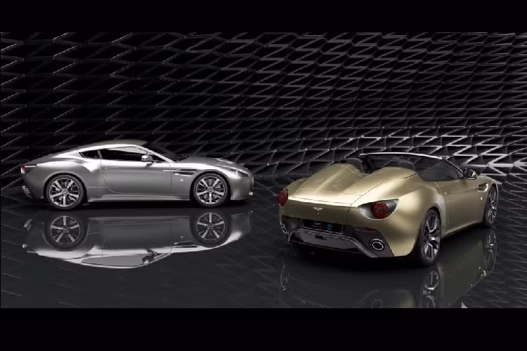 Về tổng quan, hai phiên bản Coupe và Speedster sở hữu những đường nét đặc trưng từ Zagato như kiểu mái “chẻ đôi” hay logo Z sơn vàng mang ý nghĩa Bản kỉ niệm 100 năm. Và đặc biệt, đây cũng là lần đầu tiên xuất hiện của phiên bản Speedster (chiếc mui trần) trên dòng Vantage cho tới nay.