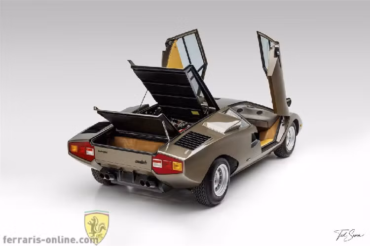 Đây là một trong những chiếc Countach Periscopio được phục chế với màu sắc nguyên bản đầy hấp dẫn. Chiếc xe này mang số thứ tự 149 trên tổng số 150 chiếc từng được sản xuất. Ngoại thất của xe được sơn lại đúng màu sắc nguyên bản với màu nâu ánh kim Luci del Bosco, nội thất được bọc da màu Champagne đầy sang trọng.