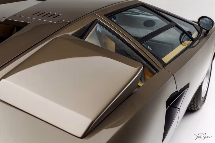 LP400 Countach với số khung 1120298 là chiếc xe số 149 trong số 150 chiếc xe Periscopio nguyên bản đầu tiên. Chiếc xe này đã được giao cho Monaco Motors, đại lý Lamborghini chính thức của Monte Carlo vào ngày 19 tháng 12 năm 1977. Countach LP400 với số khung 1120298 đã được bán mới cho Robert Katz tại West Orange, New Jersey và sau đó bán cho Norman King sống tại St. Augustine, Florida.