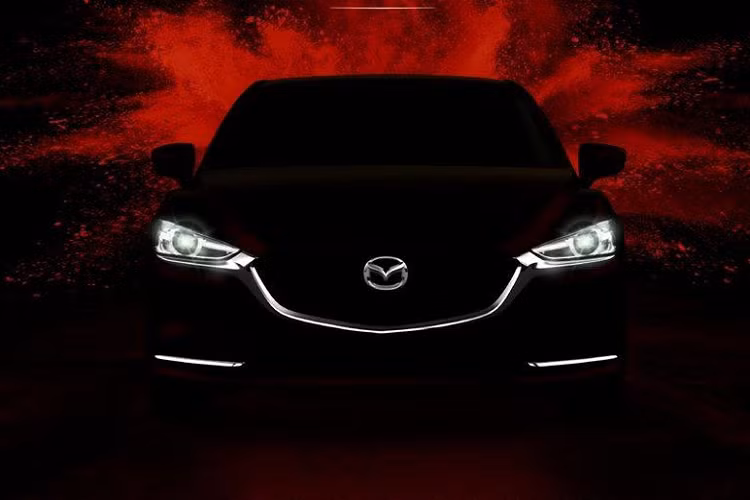 Mazda3 và Mazda3 Sport 2020 thế hệ mới vừa chính thức công bố giá bán tại thị trường Việt Nam từ tháng 11/2019. Tuy nhiên, nhiều khách hàng của hãng xe Nhật vẫn trông đợi vào sự xuất hiện của Mazda6 2020 mới.