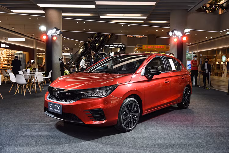 Hiện chưa rõ sau Thái Lan, Honda City Hatchback 2021 có được bày bán ở những thị trường khác như Việt Nam hay không. Hiện Honda City Sedan thế hệ mới còn chưa chính thức ra mắt Việt Nam mà phải chờ đến đầu tháng sau. Đến đầu năm 2021, Honda City Sedan mới sẽ được bày bán tại Việt Nam.