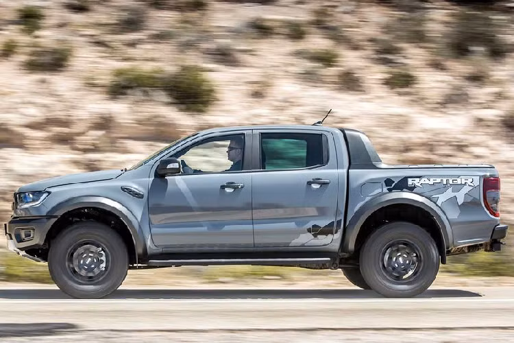 Theo một báo cáo trước đó, Ford hiện đang lên kế hoạch trang bị cho Ranger Raptor động cơ V8 mạnh mẽ hơn. Nếu bạn cảm thấy cái tên này có phần quen thuộc thì đây chính là những gì đã và đang được sử dụng bên dưới nắp capo của chiếc Mustang.