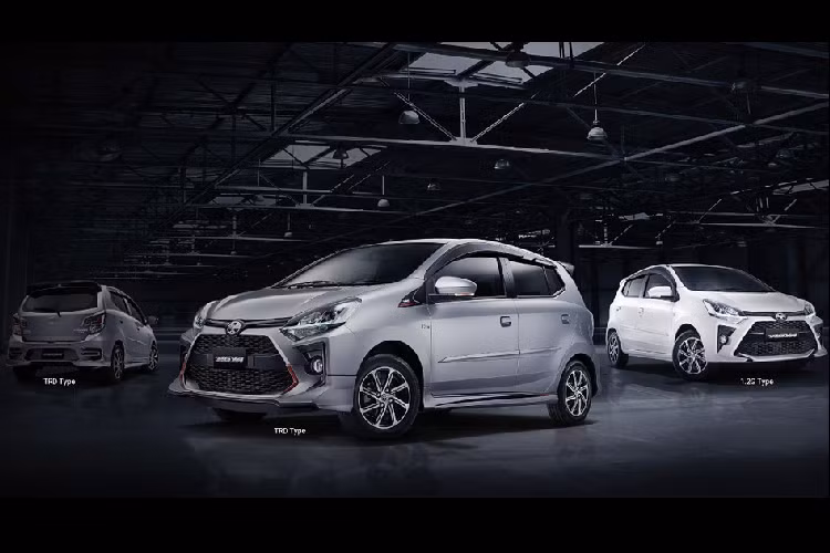 Tại thị trường Indonesia, Toyota Wigo 2020 mới được chia thành 3 phiên bản, bao gồm 1.0 G, 1.2 G và 1.2 G TRD. Dù ở phiên bản nào thì Toyota Wigo 2020 đã được thay đổi nhẹ trong thiết kế ngoại thất, tập trung chủ yếu ở phần đầu xe.