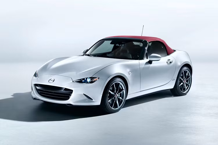 Tiếp theo đó sẽ là các mẫu CX-30, CX-5, CX-8, MX- 5 và MX-5 RF (Retractable Fastback) một tháng sau đó, trong khi Mazda6 xuất hiện muộn hơn, phải tận tháng 9/2020.