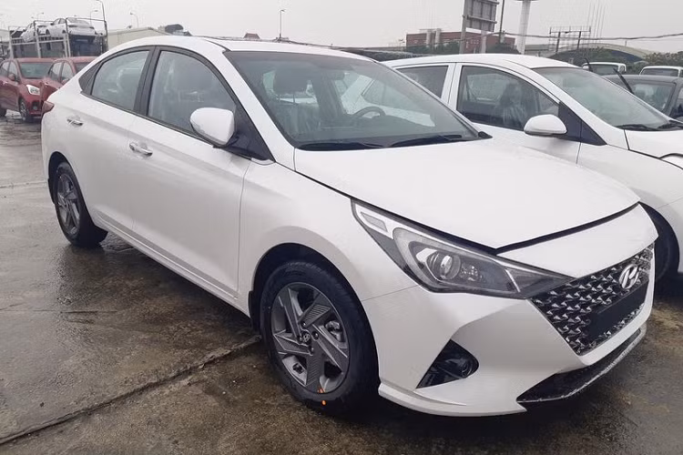 Là một phiên bản nâng cấp, những thay đổi của Hyundai Accent 2021 mới được tập trung chủ yếu vào phần thiết kế cũng như bổ sung thêm trang bị tiện nghi.
