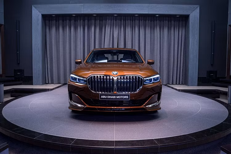 BMW 7-Series moi so huu mau son tri gia gan 4 ty dong-Hinh-2