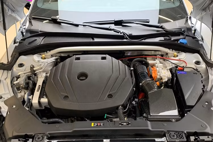 Khối động cơ phức tạp của Polestar 1