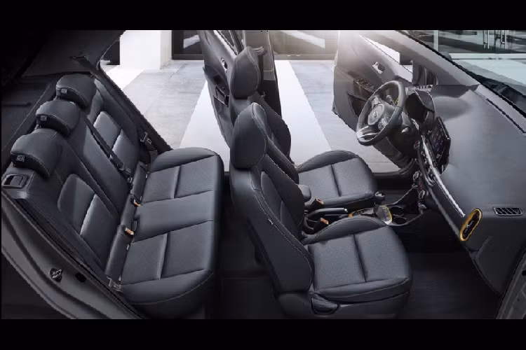 Một loạt các công nghệ hỗ trợ người lái tiên tiến khác được Kia bổ sung bao gồm Hỗ trợ tránh va chạm tại điểm mù, Hỗ trợ tránh va chạm giao thông cắt ngang phía sau, Hỗ trợ chống va chạm phía sau, Hỗ trợ giữ làn đường, Hỗ trợ tránh va chạm phía trước và Cảnh báo người lái.