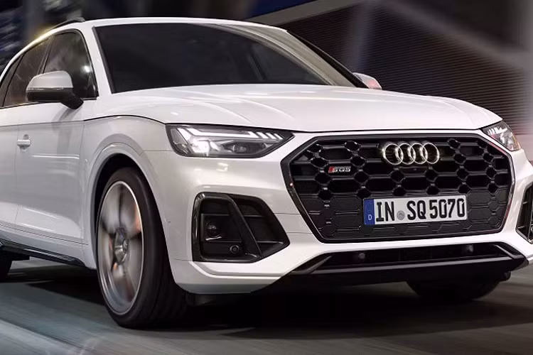 Mẫu xe SUV Audi SQ5 thế hệ hiện tại có 2 tùy chọn động cơ bao gồm máy xăng TFSI và máy dầu TDI được giới thiệu lần đầu tiên tháng 2 năm 2019. Cả 2 tùy chọn động cơ đều có cấu hình máy V6 3.0L tăng áp.