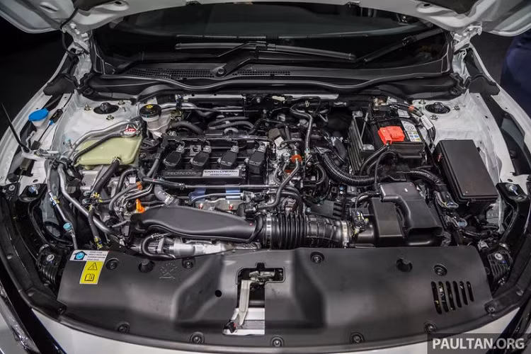 Tiếp tới, trên 3 phiên bản của Civic 2020, gồm 1.8 S; 1.5 TC và 1.5 TC-P sẽ có sự khác biệt về trang bị mâm xe. Cụ thể, bản 1.8S sử dụng mâm 16 inch, bản 1.5 TC sử dụng mâm 17 inch và bản cao cấp 1.5 TC-P sử dụng mâm 18 inch.
