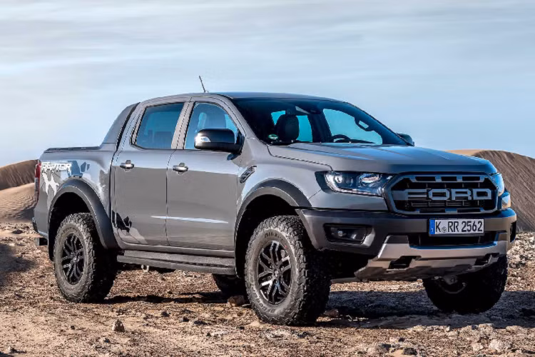 Một báo cáo độc quyền của CarAdvice, Úc đã cho biết ý tưởng hoán đổi động cơ V8 trên Mustang cho Ford Ranger Raptor mới chỉ là một concept bị từ chối trước khi các báo cáo vào tháng 2 được đưa ra.