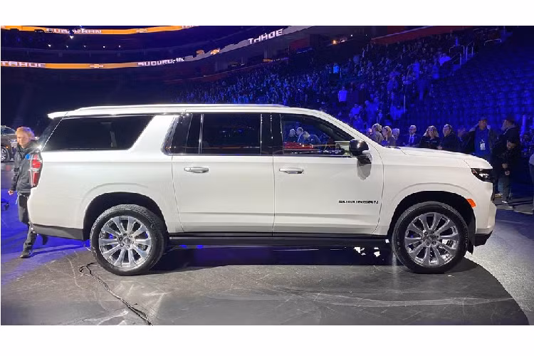 Giống như chiếc Tahoe, Suburban Z71 hoàn toàn mới có thể sẽ xuất hiện cùng tấm “giáp” bảo vệ gầm hay một khuôn mặt thanh thoát và độc đáo hơn.