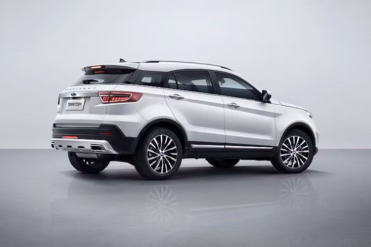 Về trang bị an toàn, mẫu xe này sẽ có sẵn các trang bị như 6 túi khí, các cảm biến đỗ xe, hệ thống cân bằng điện tử, hỗ trợ khởi hành ngang dốc, ABS/EDB/BA... Ngoài ra, gói công nghệ an toàn Ford Co-Pilot360 cũng được kỳ vọng sẽ được Ford Việt Nam mang về nước .