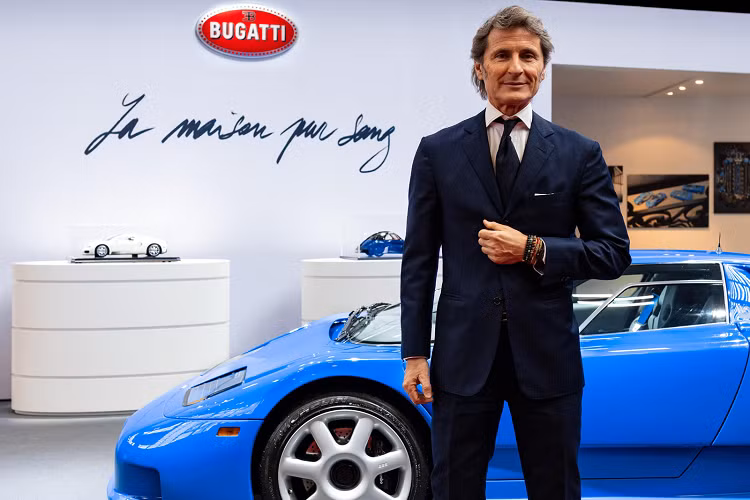 Những chiếc xe Bugatti luôn đặc biệt. Thiết kế đặc biệt, hiệu năng vượt trội và công nghệ mới nhất đặc trưng cho từng chiếc Bugatti, Stephan Winkelmann, Chủ tịch Bugatti cho biết trong thông cáo. “Để cho phép chủ sở hữu trải nghiệm và tận hưởng công nghệ vượt trội hoàn hảo, chúng tôi đã quyết định cung cấp hỗ trợ chuyên sâu đến nhà máy của Bugatti với chương trình ‘La Maison Pur Sang’.