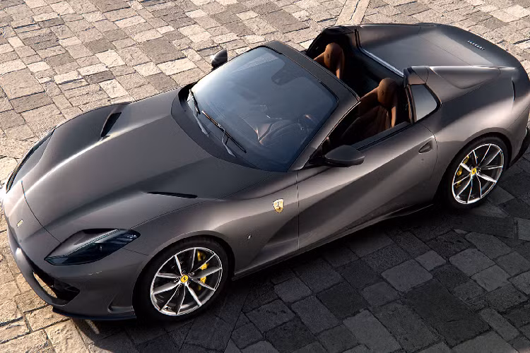 Chiến thắng lần này đã nâng bảng vàng thành tích Giải thưởng Tạp chí Top Gear ấn tượng của Ferrari lên con số 18 Giải thưởng trong suốt 17 năm. Khi công bố giải thưởng, ban giám khảo đã đưa ra các nhận xét như sau về hai mẫu xe mới nhất của Ferrari.