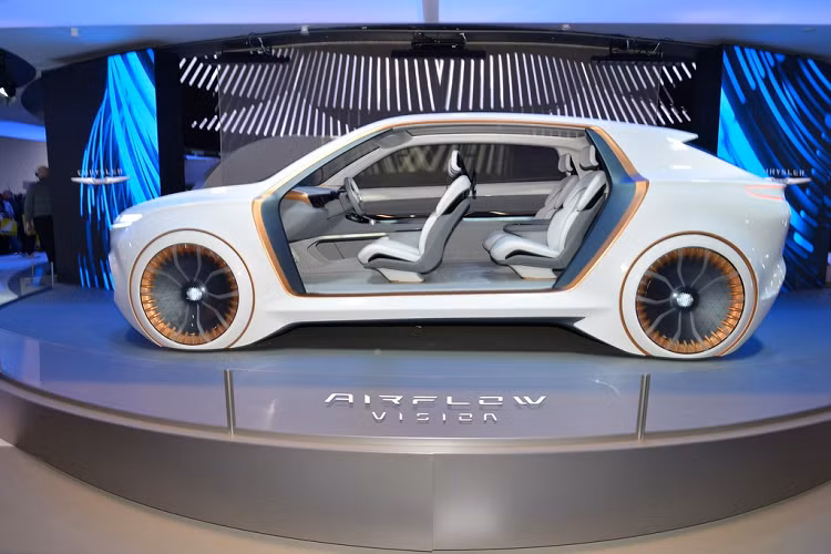 Mẫu concept này được tạo ra dựa trên mẫu Chrysler Pacifica Plug-in Hybrid. Tuy nhiên phần ngoại thất của Airflow Vision nhìn năng động và mang hơi hướm tương lai hơn. Kiểu dáng mini van truyền thống của Chrysler Airflow đã bị loại bỏ, thay vào đó Airflow Vision giờ đã giống với một chiếc crossover. 