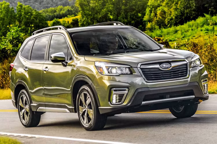 Bước sang năm thứ 3 của thế hệ hiện tại, Subaru Forester 2021 mới vẫn chỉ có duy nhất tùy chọn động cơ boxer 2.5L hút khí tự nhiên, sinh công suất 182 mã lực và momen xoắn cực đại 240 Nm. Động cơ turbo như nhiều khách hàng mong đợi vẫn chưa được hé lộ.