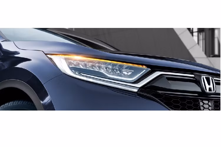 Phiên bản 2.4 ES/EL 4WD và phiên bản DT-EL 4WD được trang bị đèn pha tự động, đèn sương mù LED 5 mức, mâm 18 inch. Kết nối thông minh Honda Connect chỉ có sẵn trên dòng DT-EL, hệ thống này cho phép người dùng truy cập các chức năng và thông tin của phương tiện thông qua điện thoại thông minh.