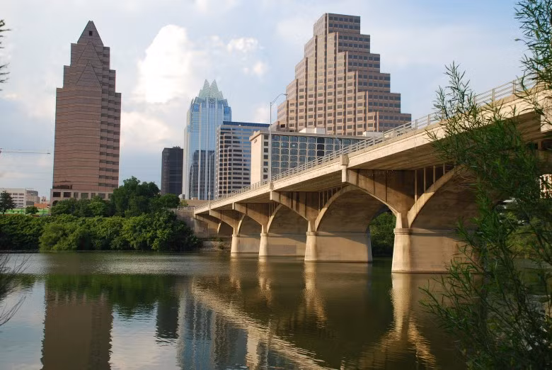 Từ năm 2013, một thành phố lớn duy nhất ở Mỹ không xảy ra vụ xả súng hàng loạt là Austin (bang Texas). Thành phố với hơn 400 nghìn dân này dường như là nơi an toàn nhất của nước Mỹ.