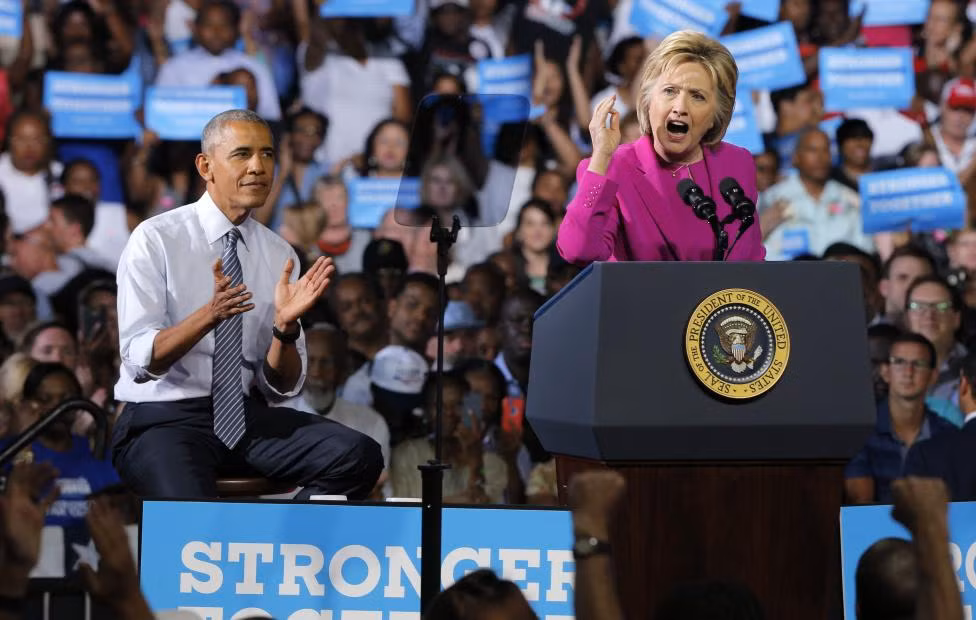 Nhà lãnh đạo Mỹ vỗ tay khi bà Hillary Clinton phát biểu trong chiến dịch vận động tranh cử ở Charlotte ngày 5/7.